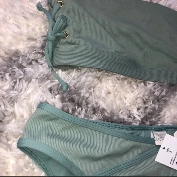 💛SALE* •LAST CHANCE• L*Space bikini set - Picture 3 of 5